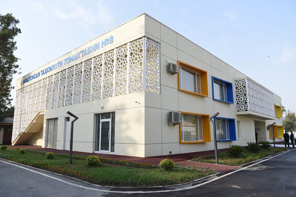 photo_5246935342936881774_y