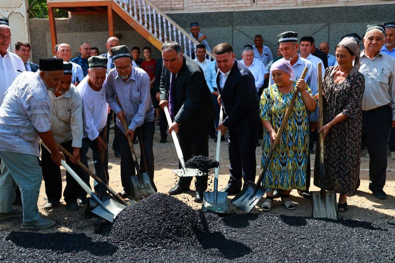 photo_5318851761399793532_y