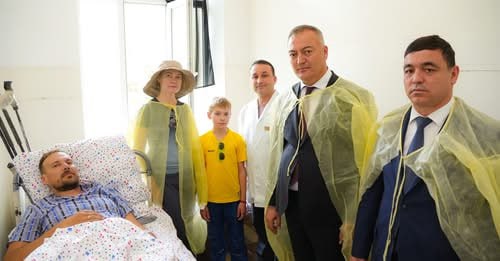 photo_5352844980143649655_x