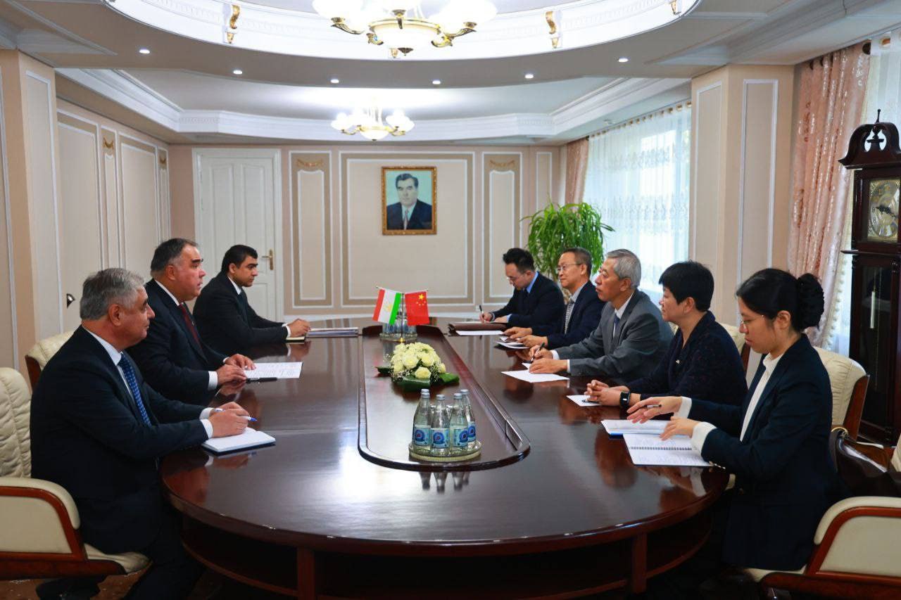 photo_5370896396976256047_y