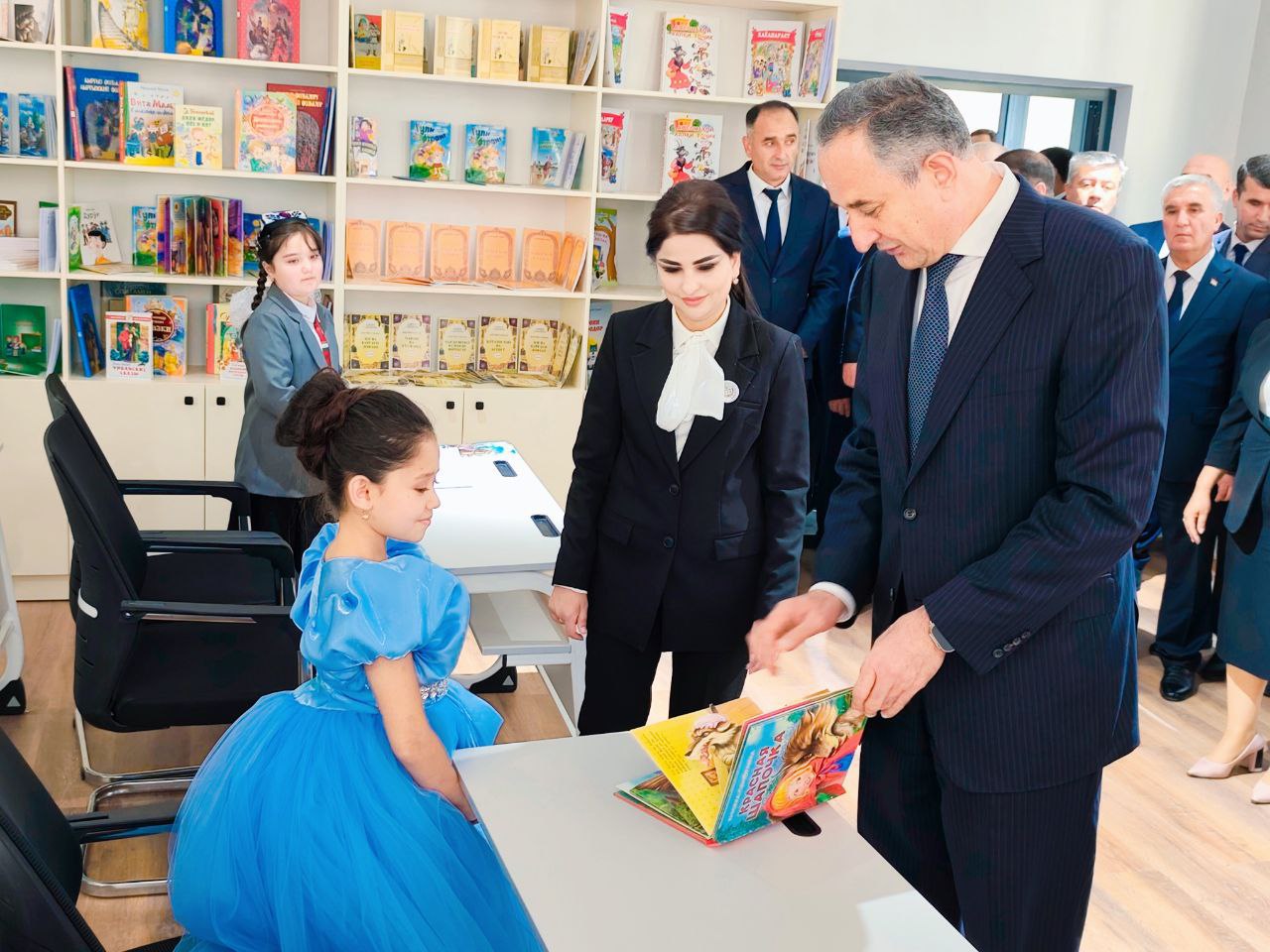 photo_5393486438894534480_y