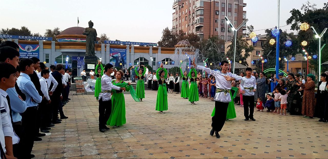 photo_5395703251904628864_y