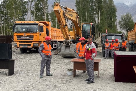 photo_5427247549015783086_x