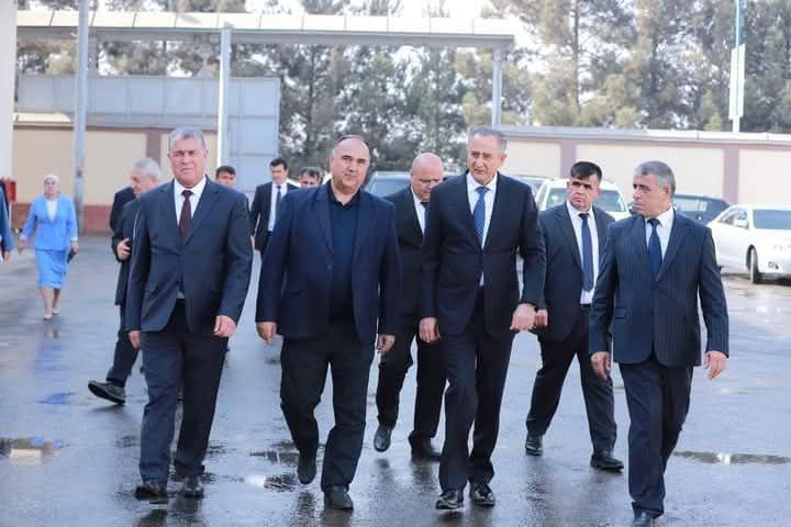 photo_5474446018373352850_x