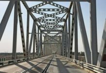 Ӯзбекистон пули Тирмизро ба рӯйи афғонҳо кушод