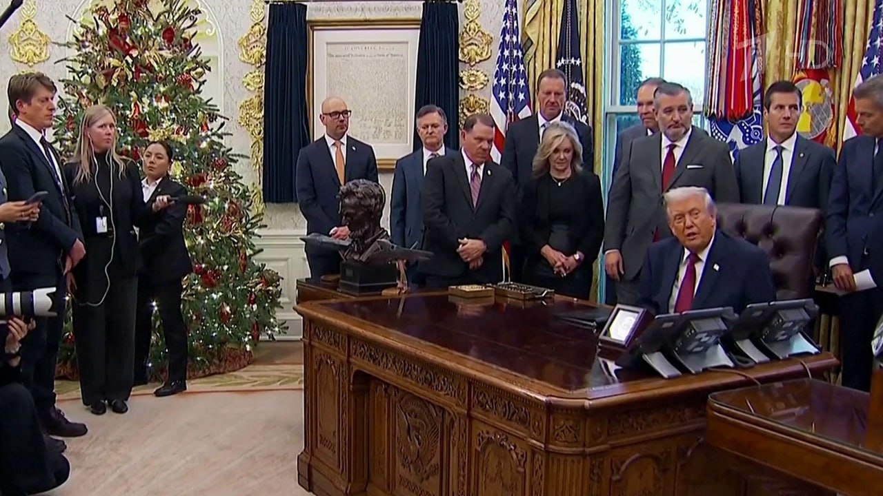 photo_5301285285033348119_y