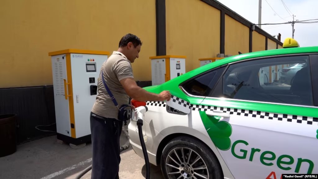 photo_5312030279595660066_y