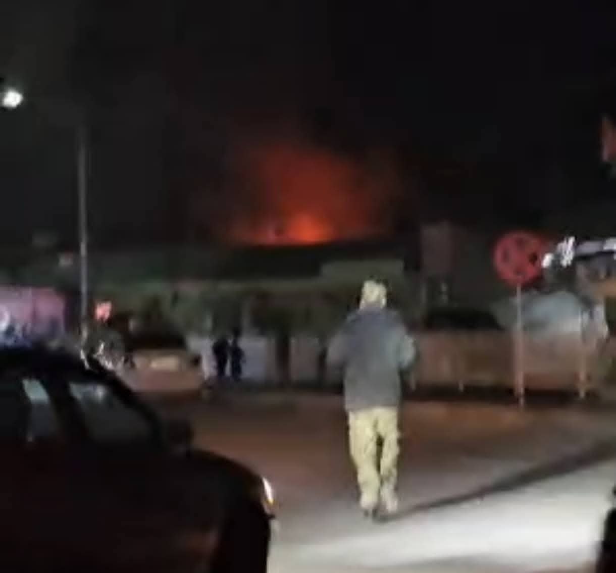 photo_5325917115749436859_y