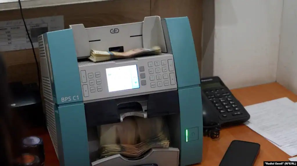 photo_5334627356670365248_y