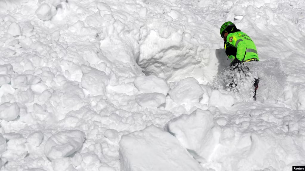 photo_5413605873893969408_y