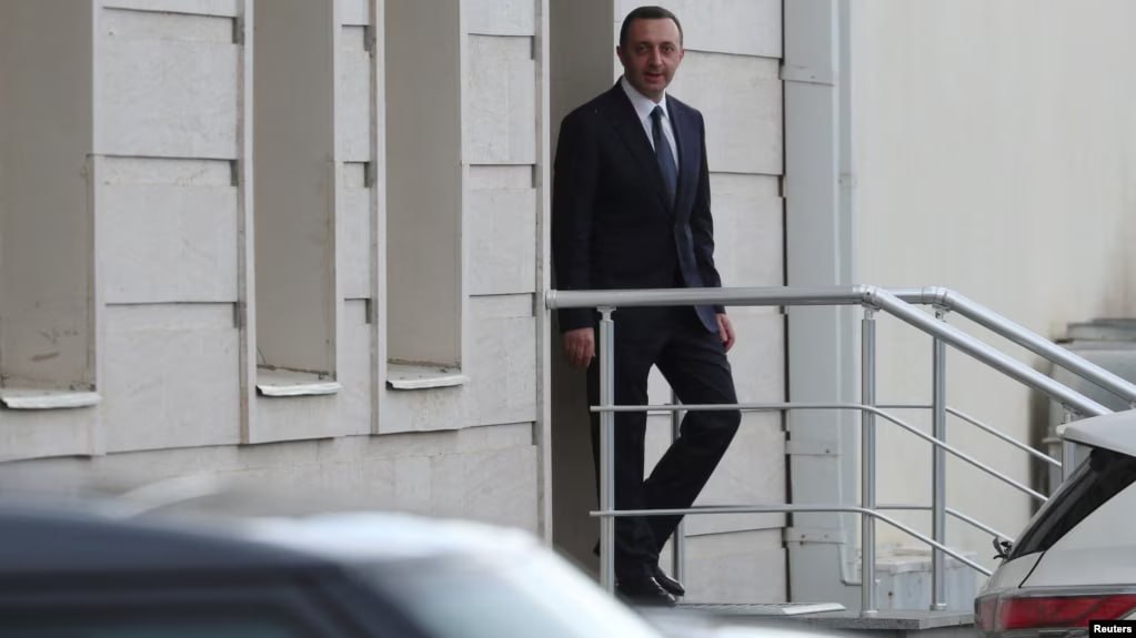 photo_5418071282672143354_y