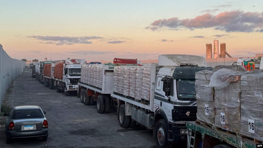 photo_5199440769947733979_y