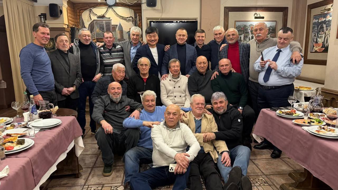 photo_5235805484948854585_y