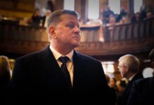 Чаро Зеленский ва Залужний муноқиша карданд?