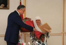 Давлаталӣ Саид бонувонро табрик гуфт