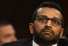 Почтаи электронии директори ФБР-ро “рахна карданд”