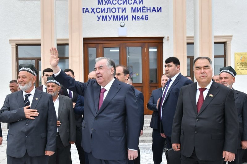 photo_5357391387713803598_x