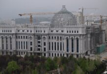 Президент аз бинои Театри миллӣ дидан карданд