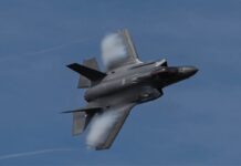 Борони мушакии “Қодир” ба Тел-Авив