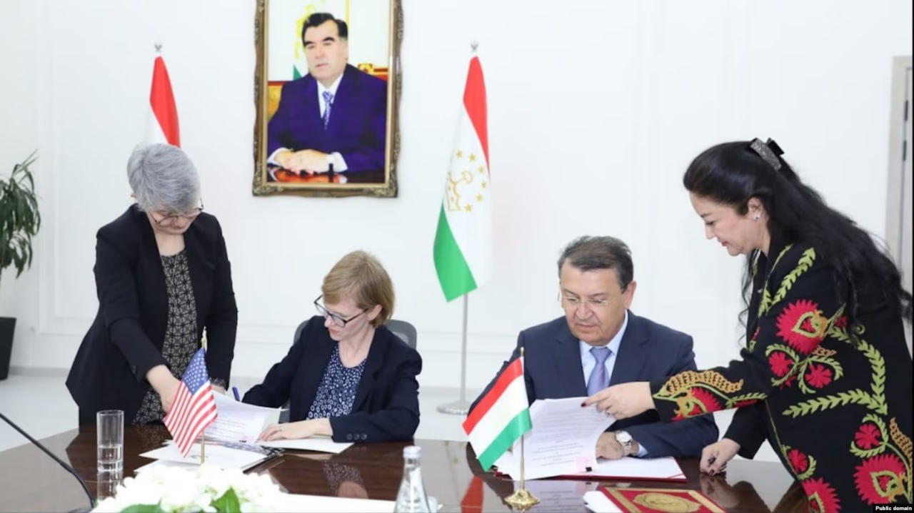 photo_5384544913988457688_y