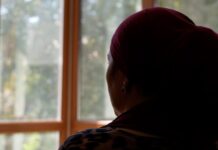 Алайҳи дусад одамфурӯш парванда кушода шудааст