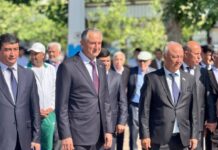 Давлаталӣ Саид ба назди мухлисони футбол рафт