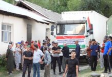 Кумаки Эмомалӣ Раҳмон ба зарардидагони сел дар ВМКБ