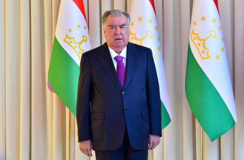 Peshvoi-millat-Emomal-Ra-mon-dar-sha-ri-Levakant-binoi-noziroti-andoz-va-binoi-navi-ilovagii-talim-dar-nazdi-muassisai-ta-siloti-miyonai-umumii-10-ro-iftito-namudand